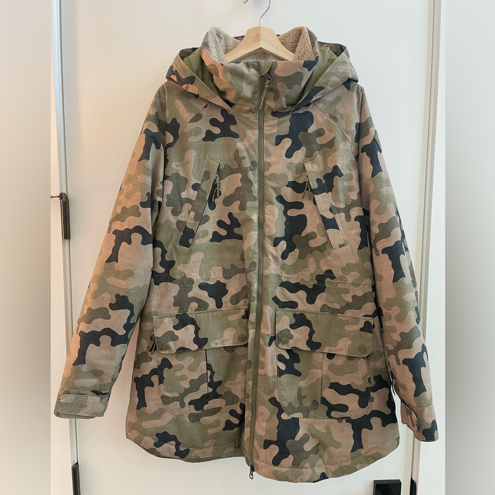 Burton Prowess Insulted Ski/Snowboard Jacket - Size XL - Camo